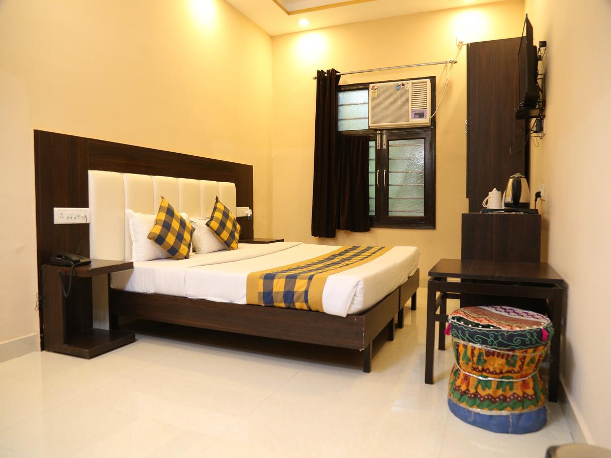 Taj Haveli Hotel Agra - Walkable Distance From Taj Mahal Bagian luar foto