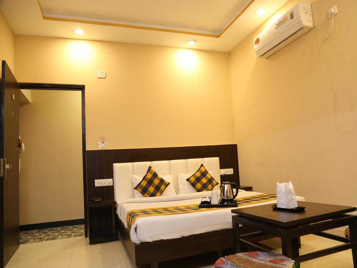 Taj Haveli Hotel Agra - Walkable Distance From Taj Mahal Bagian luar foto